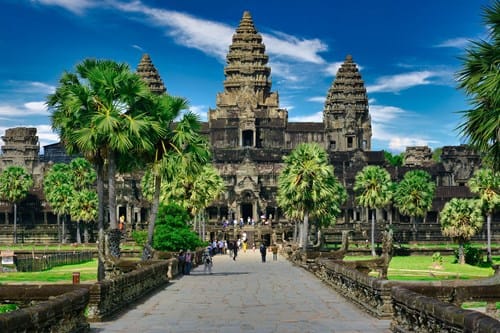 Les 7 couleurs traditionnelles des vêtements et uniformes au Cambodge